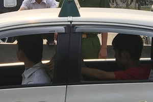 Lời khai lòng vòng của kẻ cướp siết cổ tài xế taxi ở Sài Gòn