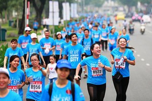 5.000 người từ 44 quốc gia chạy Marathon “ngắm” Hòn ngọc viễn Đông