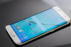 Samsung phải chi bao nhiêu để ra được Galaxy S6 Edge?