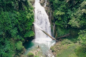 Thác Khau Làn ít người biết ở Hà Giang, có 'hồ bơi tự nhiên' độc đáo