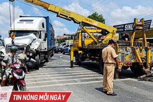 Tạm giữ tài xế ngáo đá chống đối cảnh sát, gây tai nạn trên QL1