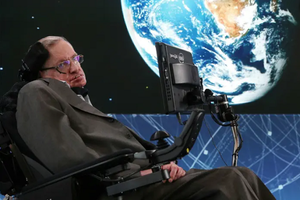 Phát hiện sốc về vùng tối của Mặt trăng: Stephen Hawking đã đúng?