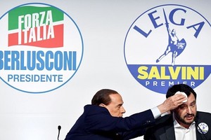 Bầu cử Italy: Sự trở lại của 'Bố già' Berlusconi 