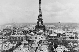 Siêu lừa Mỹ và hai lần bán Tháp Eiffel