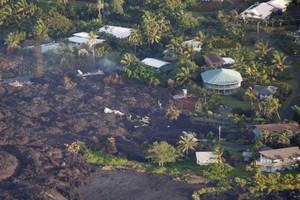 Kinh hoàng sự tàn phá của núi lửa Kilauea ở Hawaii