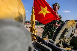 Xe tăng T-72B3 Việt Nam hùng dũng tranh tài Tank Biathlon 2018