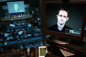 Luật sư riêng tiết lộ cuộc sống của Edward Snowden ở Nga