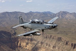 Việt Nam quan tâm T-6 Texan II để chuẩn bị cho F-16?