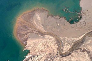 Bất ngờ với những bức ảnh thú vị tìm được trên Google Earth (2)