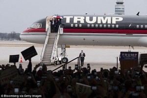 Ông Trump lại gây bão với màu sơn mới của chuyên cơ Air Force One