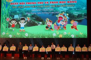 Chung tay mang Trung thu ấm ấp đến cho trẻ em, học sinh có hoàn cảnh khó khăn