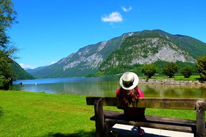 Hallstatt - thị trấn cổ kính và yên bình nhất châu Âu