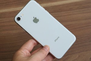 Mua linh kiện thêm 10 USD, Apple tăng giá iPhone 8 lên 50 USD