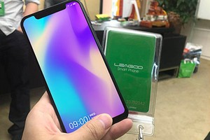 Xuất hiện iPhone X phiên bản Android giống y hệt hàng thật