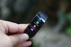 Cận cảnh vòng đeo tay thông minh Gear Fit2 Pro trước ngày "lên kệ"