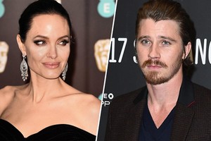 Angelina Jolie có tình cảm với nam diễn viên giống Brad Pitt thời trẻ?