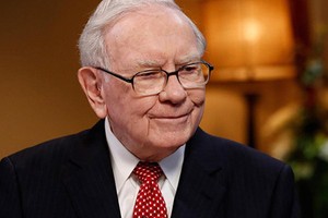 Tỷ phú Warren Buffett nhận lương thấp khó tin trong nhiều thập kỷ