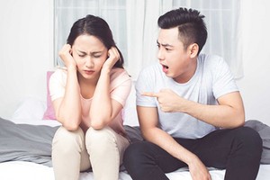 Nữ sinh NEU nhận "rổ gạch" vì đăng đàn chê tình mới là đồ đểu