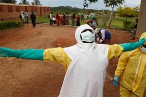 Phụ nữ Congo phải đổi tình dục lấy vaccine ngừa virus Ebola