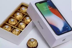 "Iphone X chỉ 400.000 đồng", giới trẻ sốt xình xịch tặng nhau dịp Valentine