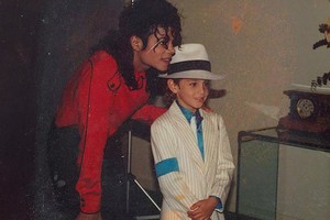 Nạn nhân bị lãng quên trong vụ ấu dâm của Michael Jackson: Tha thứ cho thần tượng