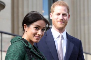 Meghan Markle hành động ngông cuồng khiến Nữ hoàng Anh tức giận