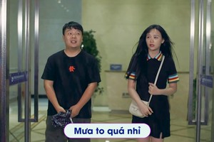 Video: Khi chàng 'ngốc' thể hiện ga lăng với bạn gái