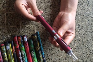 Shisha pen giá trên trời đang được đồn thổi giúp “học giỏi, nhớ lâu”