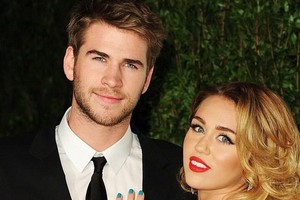 Chuyện tình 10 năm của Miley Cyrus và Liam Hemsworth trước chia tay