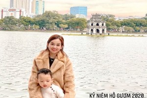 Hotmom Ly Kute khoe ảnh cùng bé Khoai Tây làm điều ý nghĩa