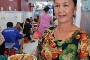 Bún riêu 40 năm không có ốc, không gạch cua nhưng vẫn cực hút khách