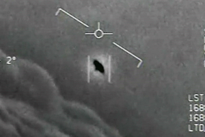 Cựu phi công Hải quân Mỹ khẳng định nhìn thấy UFO