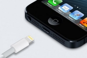 Sạc iPhone 5 “rởm” khiến người đẹp bỏ mạng?