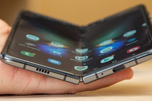 Cận cảnh chiếc Galaxy Fold Lite màn hình gập giá rẻ sắp ra mắt