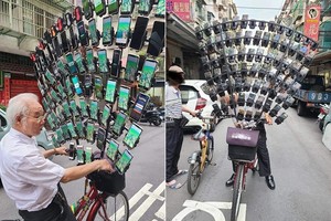 Cụ ông 73 tuổi nâng cấp “siêu xe” để thoả mãn đam mê Pokemon Go