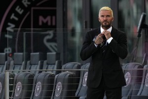 Beckham kiếm bộn tiền nhờ kinh doanh bóng đá