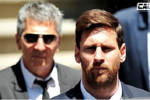 Bố đẻ "lật kèo" với Al Hilal, đưa Messi về lại Barcelona?