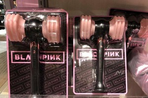 Đắt nhất 1,3 triệu đồng/chiếc, fan cuồng săn lùng "búa hồng" BlackPink