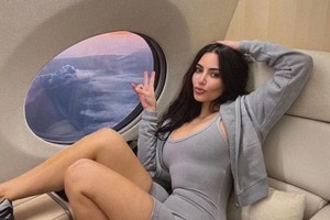 Có gì trong máy bay 150 triệu USD của Kim Kardashian?