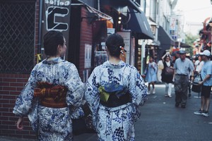 Tại sao khi mặc Kimono, phụ nữ Nhật Bản cần thắt một chiếc gối sau lưng?