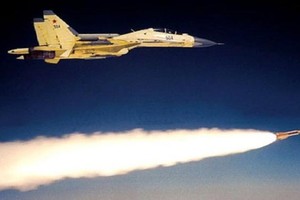 "Sát thủ" Kh-31AD trên Su-30SM Nga vừa áp sát chiến hạm Hà Lan