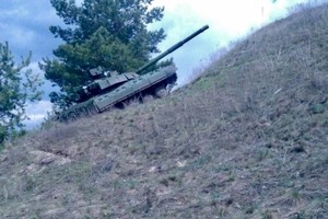 Ukraine hồi sinh lão tướng T-64, thêm luôn tính năng điều khiển từ xa