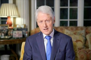 Cựu Tổng thống Mỹ Bill Clinton bất ngờ phải nhập viện