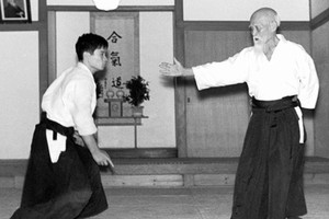 Lý giải khả năng kỳ lạ của tổ sư môn Aikido