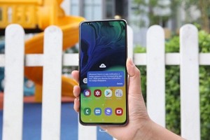 Trên tay Samsung Galaxy A80 có camera trượt xoay