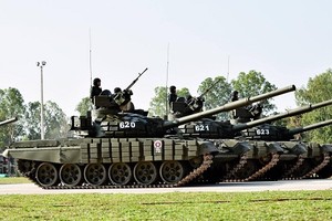 Thấy gì từ dàn tăng "Đại Bàng Trắng" T-72B1MS của Lào khi tập trận với Nga? 