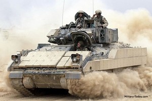 Sau xe tăng M1A2 Abrams, Mỹ đưa tiếp xe chiến đấu M2 Bradley vào chiến trường Syria 