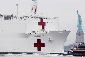 Tàu bệnh viện USNS Comfort Hải quân Mỹ đã hết nhiệm vụ ở New York