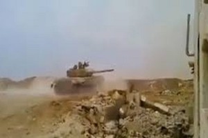 Phiến quân khoe "đập nát" xe tăng T-72 của Syria bằng tên lửa TOW