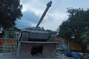 Tượng đài xe tăng T-90 ở Lữ đoàn 201 khiến báo Nga thích thú 